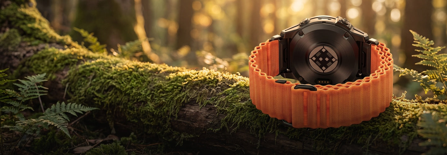 LUBUR N1 AIR Nylonarmband für Garmin QuickFit – Signalorange, draußen im Wald
